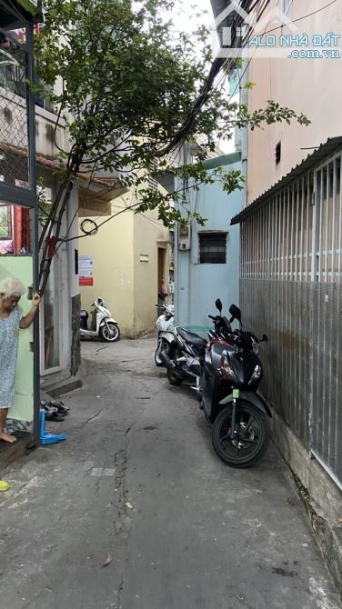 BÁN NHÀ HẺM BA GÁC SÁT MT NGUYỄN VĂN ĐẬU - BÌNH THẠNH - 2 TẦNG - 33M2 - 4.X TỶ