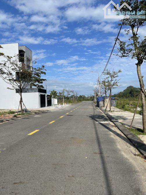 Cần bán đất Nam Hòa Xuân. Giá từ 4ty5. Đã có sổ đỏ