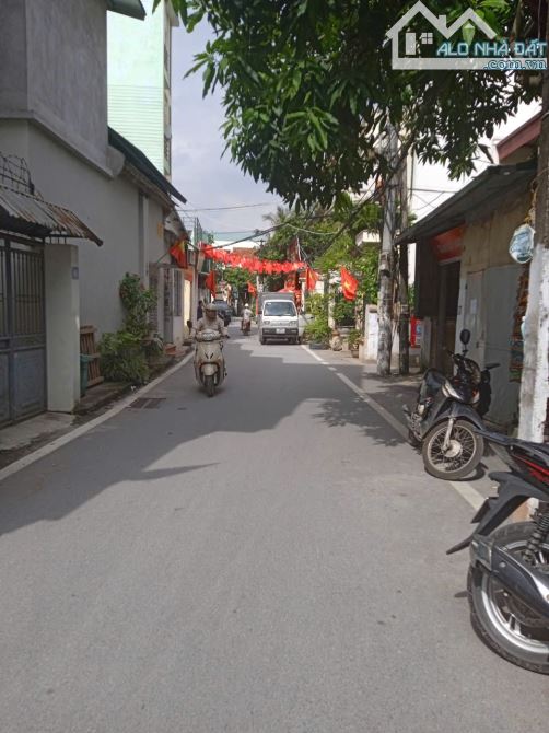 Bán nhà,KIM CHUNG, Ô TÔ NGỦ TRONG NHÀ, Nhỉnh 5 Tỷ.