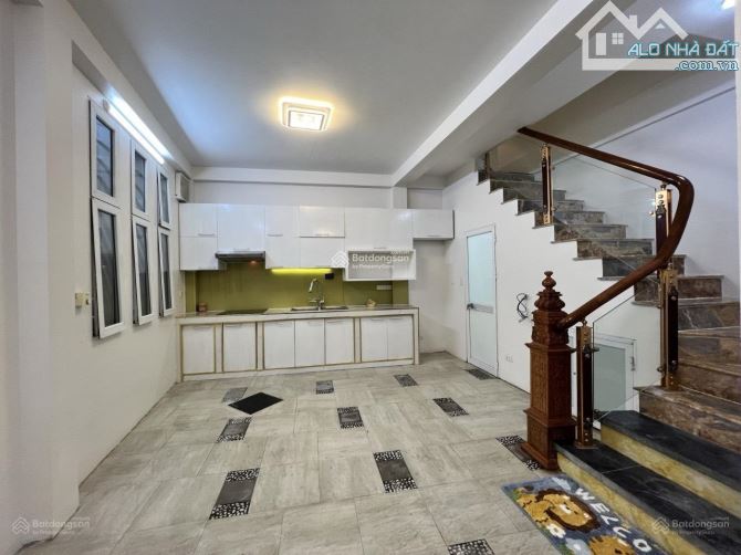 Cho thuê nhà ngõ Thái Hà 45m2 x 4 tầng MT4m giá siêu tốt chỉ 14tr/tháng
