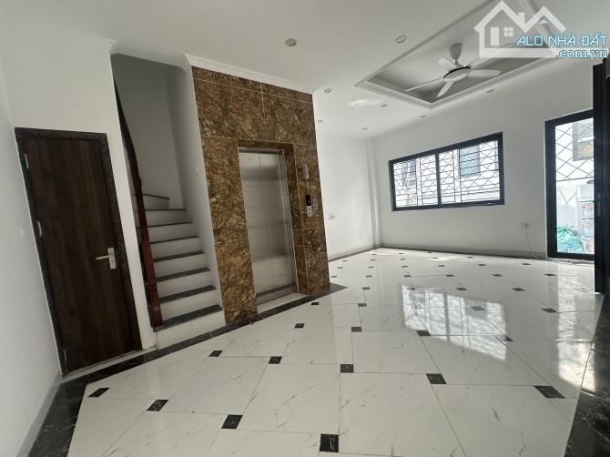 DUY NHẤT CĂN NHÀ PHÂN LÔ THANG MÁY-VIEW HỒ TÂY-ĐI BỘ ĐẾN HỒ_ 7 TẦNG – 35/43M2 – 14 TỶ.