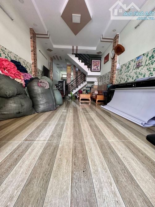 Bán nhà 2 tầng 45M² (4X13), 2 mặt tiền Liên Khu 8-9, gần Ngã Tư Bốn Xã, chỉ hơn 4 tỷ