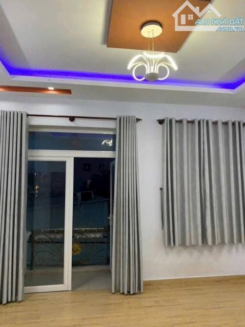Bán nhà 3 tầng,hẻm xe hơi kiên cố,gần gigamal phạm văn đồng,thủ Đức,6,65 tỷ, sổ riêng