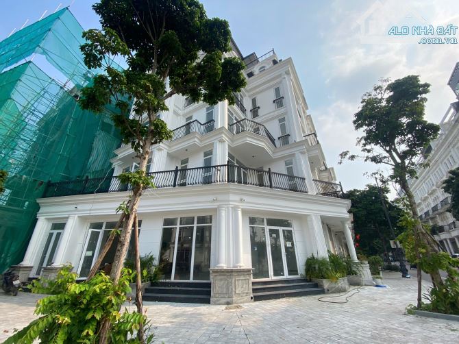 MỜI THUÊ BIỆT THỰ LÔ GÓC ĐƯỜNG LÊ QUANG ĐẠO
