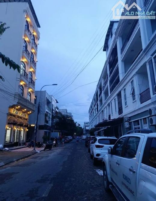 TOÀ CĂN HỘ 7 TẦNG MẶT TIỀN PHÚ LỘC 22 - CÁCH BIỂN 200M