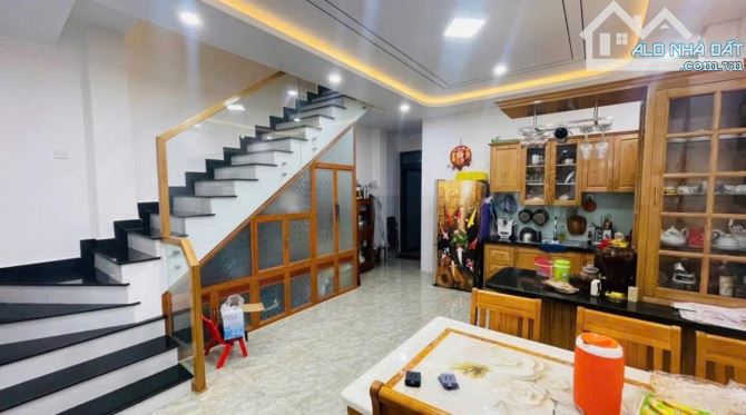 Bán Nhà 2 tầng mới hẻm Hương Lộ Ngọc Hiệp