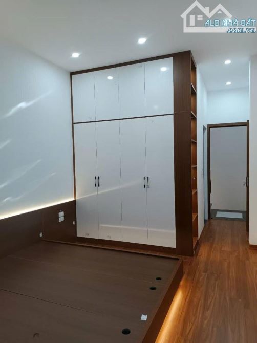 5 TẦNG XÂY FULL - Ô TÔ CON ĐỖ CỬA - CÁCH NGÕ THÔNG Ô TÔ TRÁNH 10M