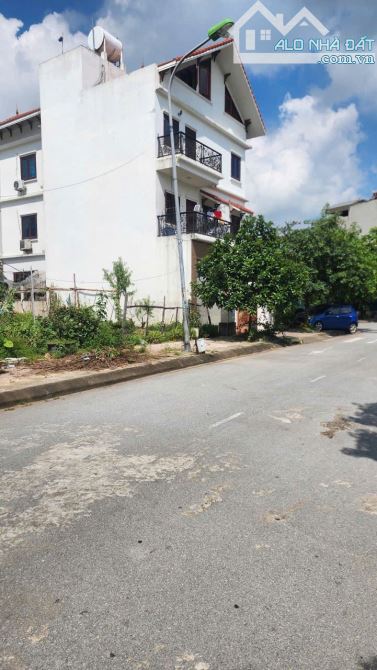Bán đất Giãn Dân Lộ Bao thị Trấn Lim dt 117m mt 6.5m giá 8.3 tỷ