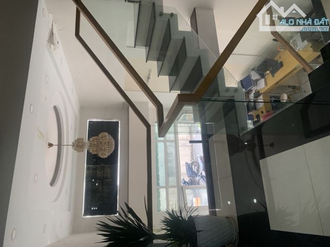GẤP BÁN _ NHÀ 5 TẦNG, 4.2*15_ PHAN HUY ÍCH, P15, TB_ 5PN, CÒN 8.8 TỶ