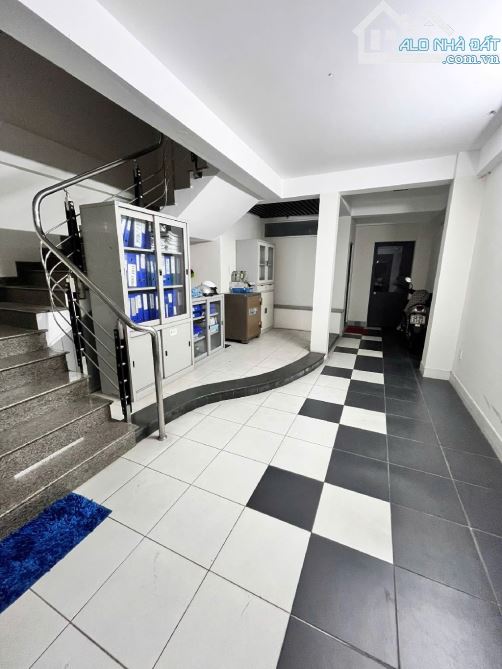 🎉🎉CHỦ ĐỊNH CƯ CẦN SANG NHƯỢNG NHÀ 4 TẦNG, NGAY CHỢ HÒA KHÁNH