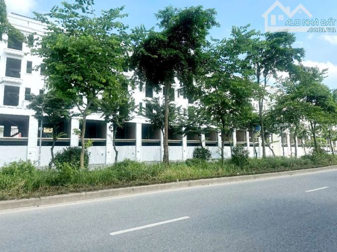 BÁN ĐẤT VÀNG LÒNG TRÂU QUỲ- GIA LÂM- GẦN 60M2 - CHỈ 6.2 TỶ - MT 6M- Ô TÔ THÔNG VÀO ĐẤT
