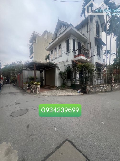 Bán đất tặng nhà 2 tầng cũ phố ngọc thuỵ khai sơn gần trường pháp ,ô tô thông  kinh doanh