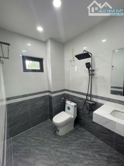 🏡 Bán Nhà Hoàng Văn Thái, Lê Trọng Tấn - Rộng, Thoáng – 3T– 58 m – 8.15 tỷ