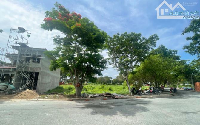 SỔ HỒNG! FULL THỔ NGAY ĐƯỜNG DT769 GẦN SÂN BAY QUỐC TẾ LT, DT:200m2- 1.8 TỶ