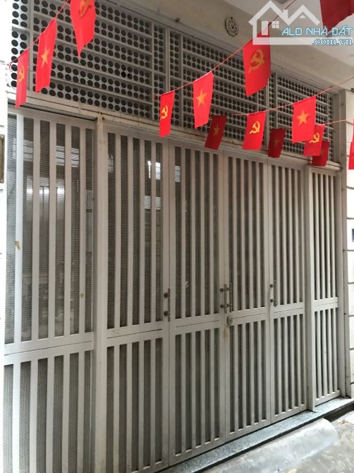 Chính chủ bán nhà riêng ngõ 106 đường Cầu Giấy - Hà Nội diện tích 42m, 6 tầng thang máy