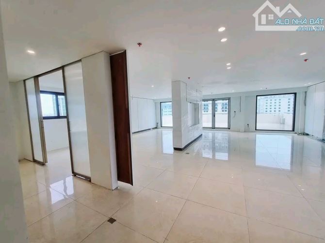 Bán gấp toà văn phòng mặt phố Trần Hưng Đạo- Hoàn Kiếm 438m2- 15 tầng