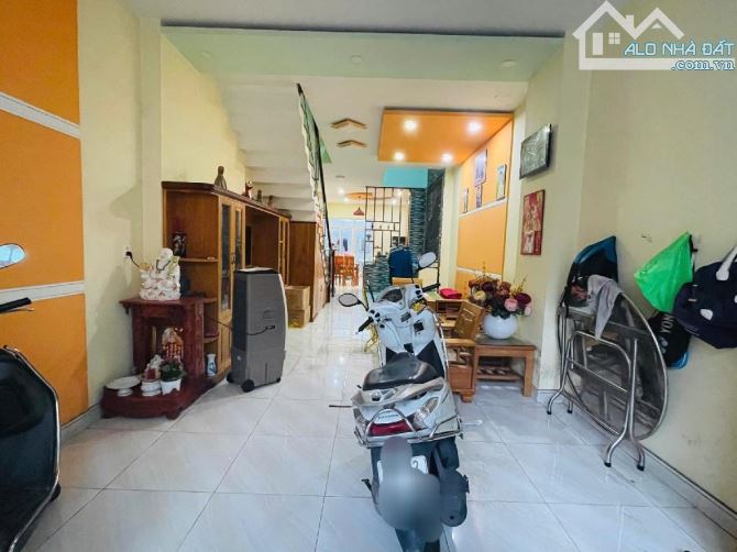BÁN GẤP NHÀ HẺM XE HƠI PHÚ THỌ HOÀ , 85M2 , 4,05 x 21 , 3 TẦNG , 4PN . GIÁ NHỈNH 8TỶ