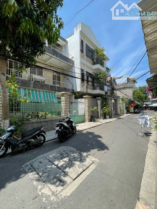 Nhà oto đổ cửa đường thi Sách - Hải châu - Đà Nẵng