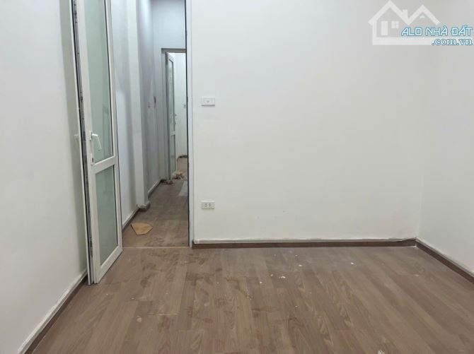 Vương thừa Vũ ,thanh xuân 50m 4T 9,4 tỷ  2 thoáng sáng gần ô tô