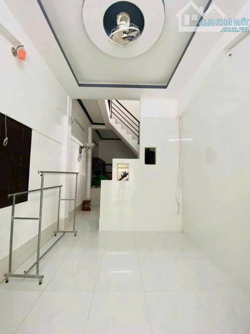 30. Cho thuê nhà hẻm Lê Lai có nội thất gần Cv Lưu Hữu Phước - Giá 6,5 triệu