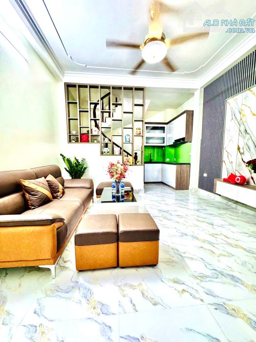 Nhà phố Giáp Nhị - Hoàng Mai , 5 tầng - nhỉnh 6 tỷ - Nhà phân lô , ngõ rộng