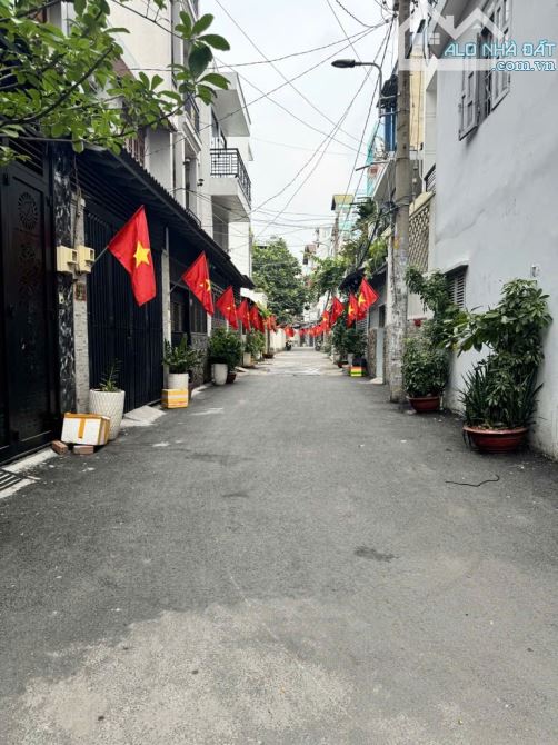 BÁN NHÀ HẺM XE HƠI THÔNG - CÁCH MT 1 CĂN - NGUYỄN TƯ GIẢN - 60 M2 - 6 TỶ