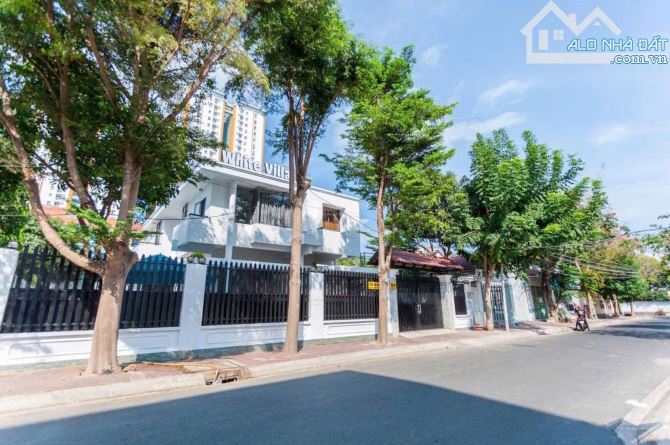 BÁN ĐẤT MẶT TIỀN PHAN HUY CHÚ ĐỐI DIỆN BỜ HỒ VỊ TRÍ DU LỊCH TIỀM NĂNG GẦN BIỂN GIÁ RẺ