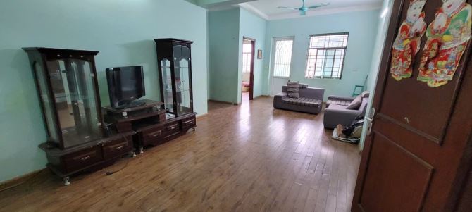 Cần tiền bán gấp nhà Việt Hưng, Long Biên , lô góc, tiện ích, DT: 80m2, giá: 3.55 tỷ có ra