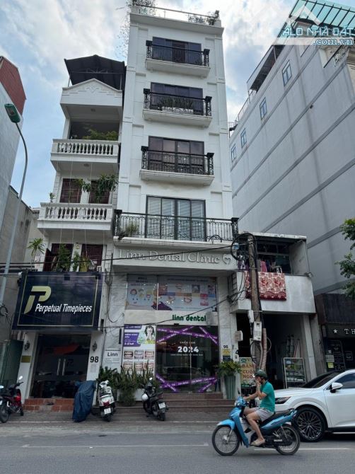 MẶT PHỐ TRÍCH SÀI- VỈA HÈ ĐÁ BÓNG - KINH DOANH THUẬN LỢI