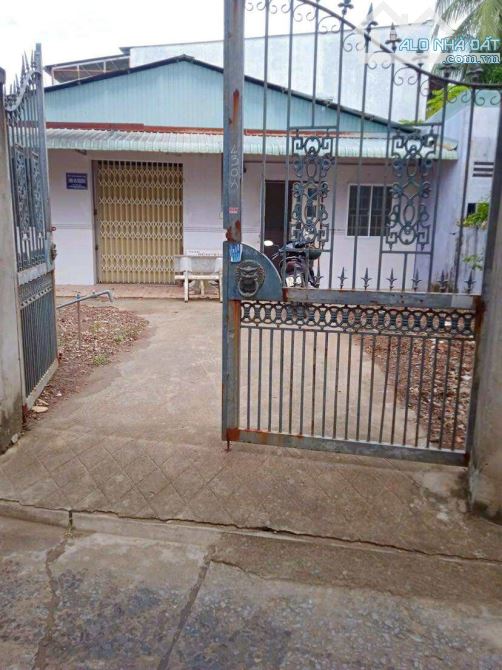 Cho thuê nhà có sân rộng gần chợ An Hoà 4,5 triệu