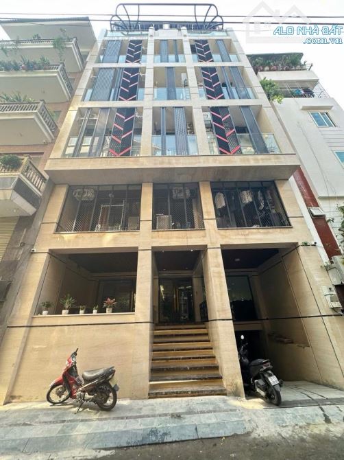 Mặt phố Phùng Chí Kiên quận Cầu Giấy 217m2 9Tầng MT9.7m-Dòng Tiền 300tr/tháng