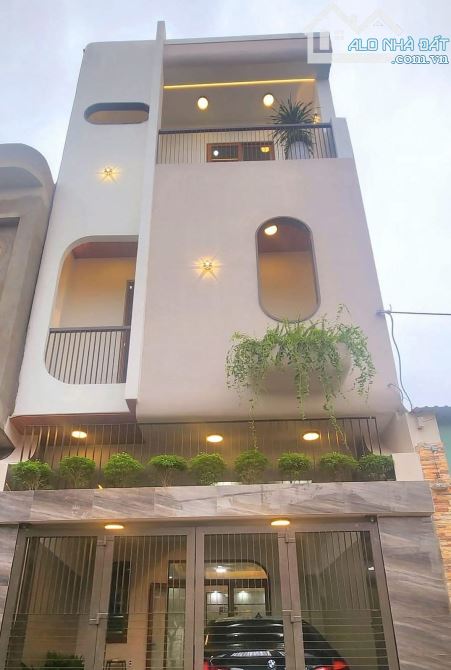 Nhà mới 3 tầng MT Hòa cường sát Phan Đăng Lưu - Đà Nẵng