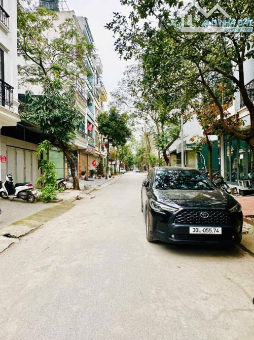 BÁN ĐẤT PHÂN LÔ, KĐT MẬU LƯƠNG,  Ô TÔ TRÁNH, VỈA HÈ, XÂY NHÀ 7 TẦNG,  50M2 GIÁ 12 TỶ