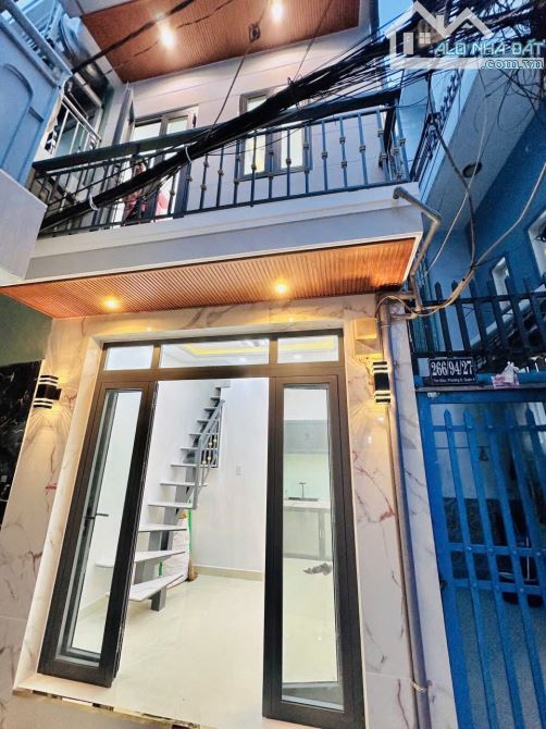 Nhà mới đẹp - 2 tầng - DtSD 24m2 - Tôn Đản Q4 chỉ 1.860 tỷ