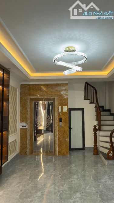 TÂY SƠN, ĐỐNG ĐA – NGÕ Ô TÔ - 6 TẦNG THANG MÁY - NHÀ MỚI Ở NGAY - 42m, 6 tầng, mt 3.9 m,