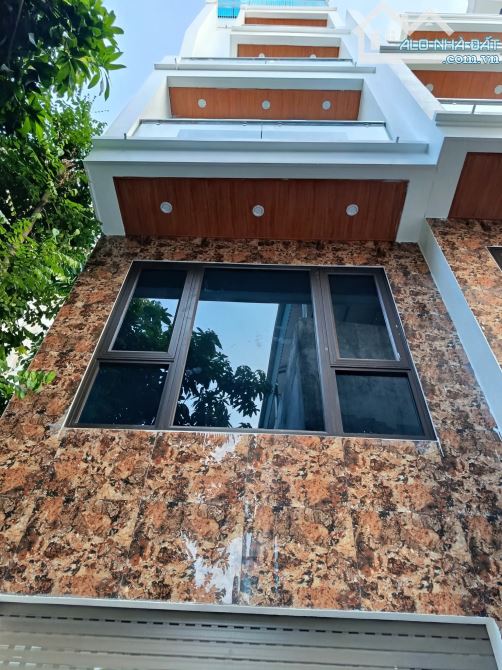 SIÊU PHẨM PHỐ NHỔN LIỀN KỀ KĐT HINODE 6 TẦNG THANG MÁY Ô TÔ TRÁNH GIÁ CHỈ 5,75 TỈ