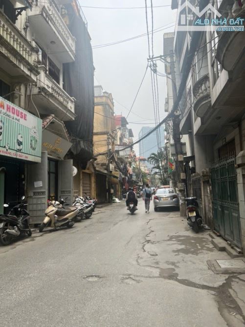 Siêu Phẩm CHDV  Cầu Giấy – 8 Tầng – 13 Căn Apartment – Ô Tô Đỗ Cửa  – Gần Đại Sứ Quán Mỹ