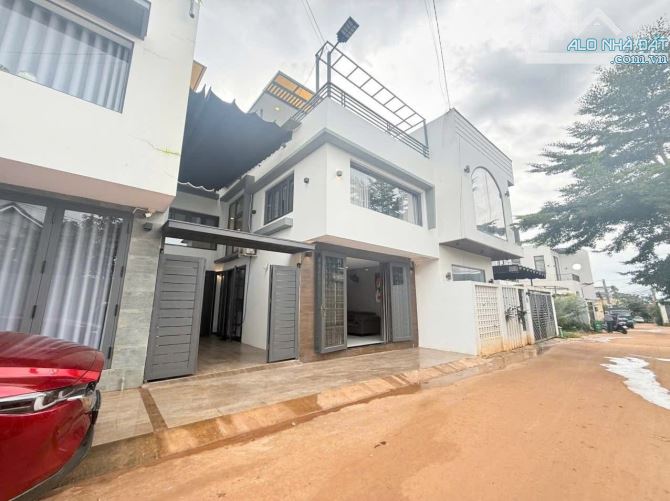 CĂN NHÀ 1 TRỆT 2 LẦU HẺM 473 YMOAN, PHƯỜNG BMT, NHÀ SIÊU TO, BAN CÔNG RỘNG RÃI
