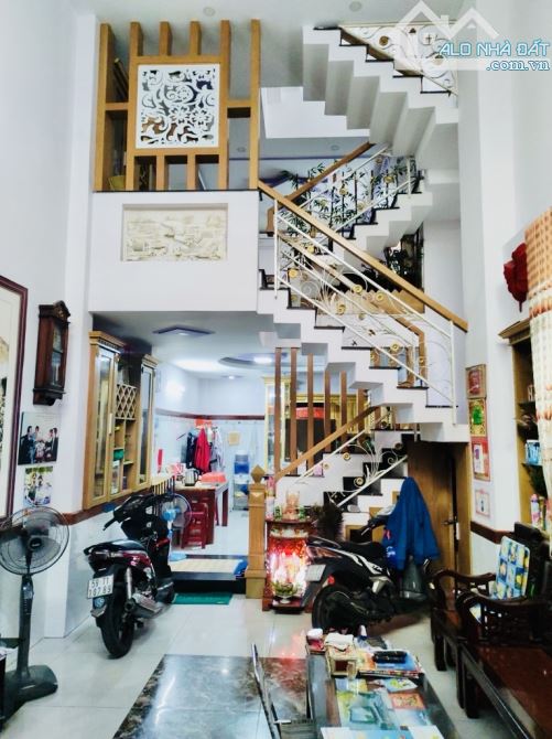 Bán nhà 3 tầng, Phan Huy Ích, Gò Vấp, ngang 4,1m, hẻm xe hơi 8m, giá 6 tỷ 95