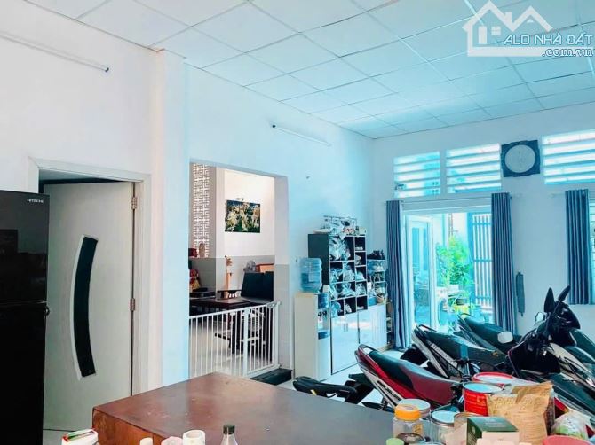 Cực hiếm khu vip Nguyễn Văn Thương P.25 - Bán đất tặng nhà 3 tầng 130m2 - Ngang đẹp 9.5m