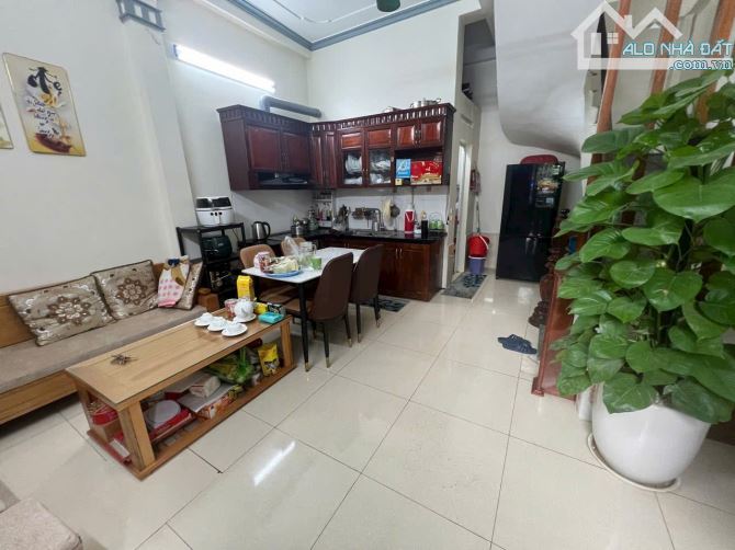 Nhà Đẹp Phân Lô Viện Quy Hoạch Rừng Vĩnh Quỳnh 42m² 4 Tầng Giá 6,75 Tỷ