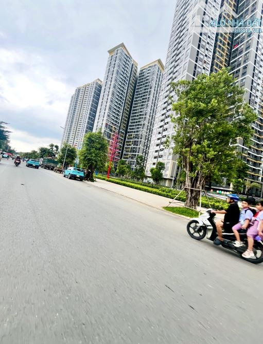 LÔ ĐẤT 2 MẶT TIỀN KHU PHÂN LÔ PHƯỚC THIỆN Q9, 10m *20m, GIÁ 16,T ( TL )
