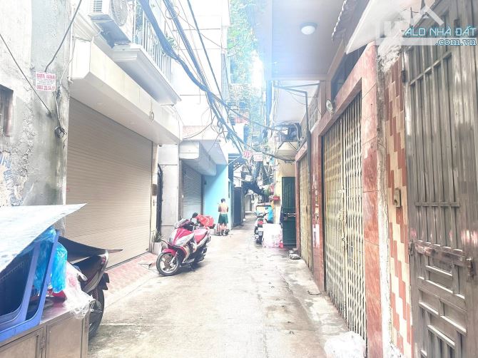 Bán Nhà Phố Yên Lạc- HBT 5 Tầng thang máy, phân lô ô tô đỗ cửa 54M - Nhỉnh 15 Tỷ