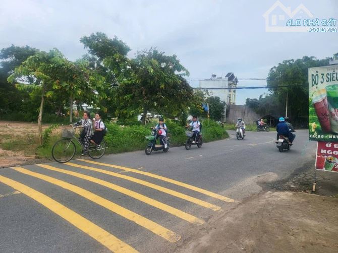 Bán đất góc 2 mặt tiền kinh doanh buôn bán Củ Chi TPHCM, DT: 10x12m.