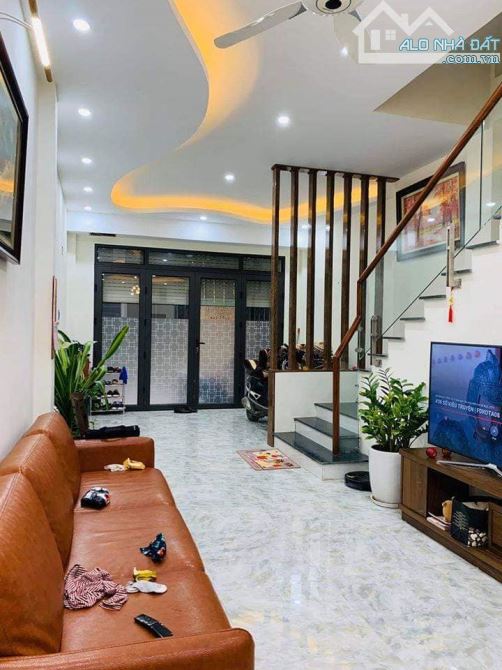 💎 nhà đẹp 85m² – 16 tỷ - Mt 4m- ô tô đõ cửa– phố Ngọc Hà