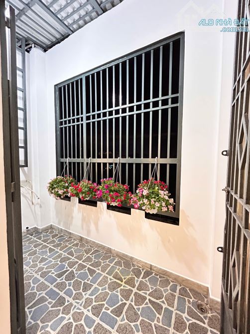 Nhà 2 tầng FULL NỘI THẤT đường THẠNH LỘC 28 phường Thạnh Lộc Q12 DT 49,1m2 (4,5x11) hẻm 5m - 10