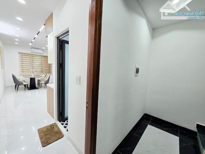 Nhà mới xây hiện đại đẹp thang máy ! Khu dân cư gần trường học.  dân chí cao - 10
