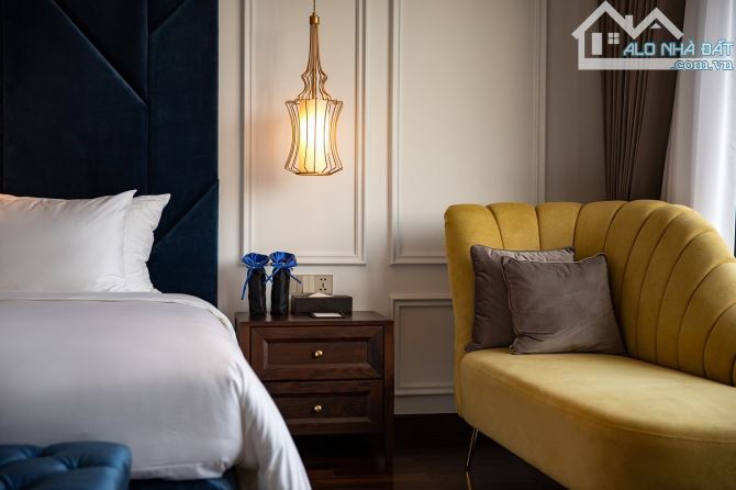 Giảm chào 50 tỷ - còn 968 tỷ - khách sạn mặt phố Hàng Gai - 375m2 - Doanh Thu 78 tỷ/năm