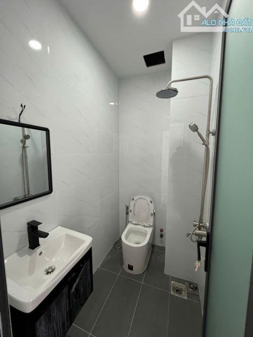SIÊU PHẨM 4 TẦNG FULL CÔNG NĂNG - 3.2X10M- CHỈ 6.8 TỶ - HẺM XE HƠI - VỊ TRÍ ĐẸP - 11