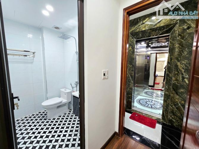 Nhà mới xây hiện đại đẹp thang máy ! Khu dân cư gần trường học.  dân chí cao - 11